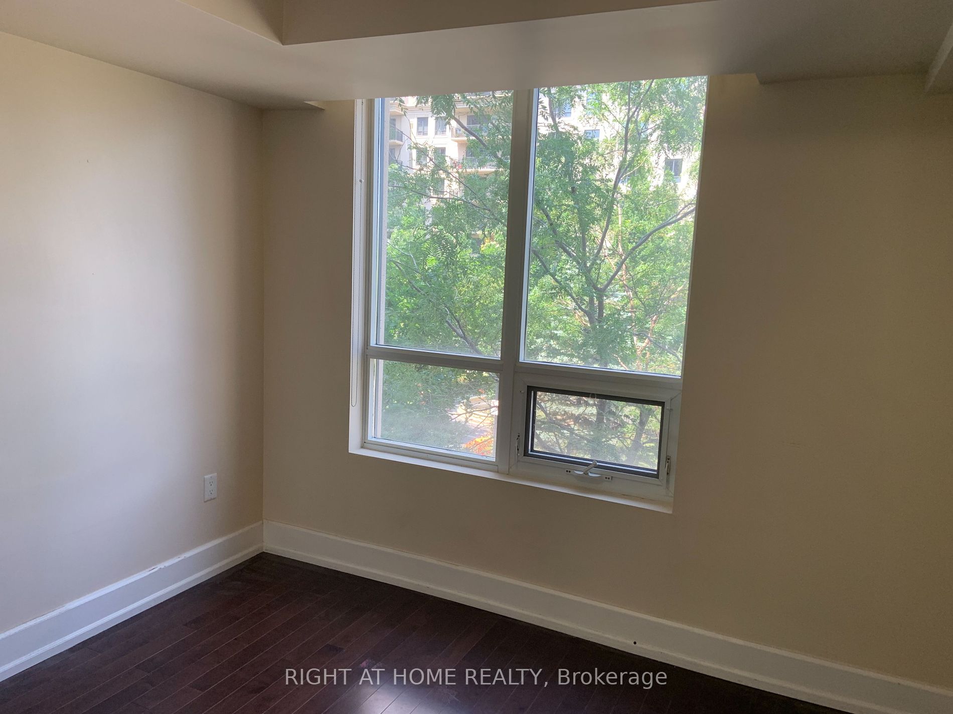 650 E Sheppard Ave 204