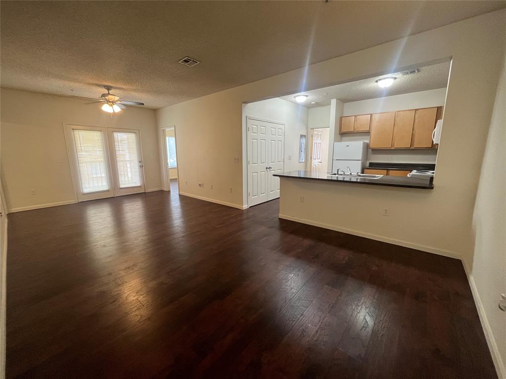 Great 3 bedroom, 3 bath Condo at The Edge in Norman. Condo is just minutes from OU Campus, shopping and dinning. Spacious & open living, kitchen and dining area plus each bedroom has its own private bath and walk-in closet. New wood-look laminate flooring throughout. Washer & dryer included. Trash Included. Every All County Heartland Property Management residents are enrolled in the Resident Benefits Package (RBP) for an additional $54.95/month which includes liability insurance, HVAC air filter delivery, on-demand pest control, and much more! More details upon application.

The Edge condos offer so many great amenties including:
Resort-style swimming pool
Beach volleyball court
Hot tub
Lighted basketball court
Massive tanning deck
Lush irrigated landscaping
State-of-the-art fitness center
Private covered balconies
Plenty of parking
High-intensity outdoor lighting

NO SMOKING!

Small Dogs allowed after approval and additional fees