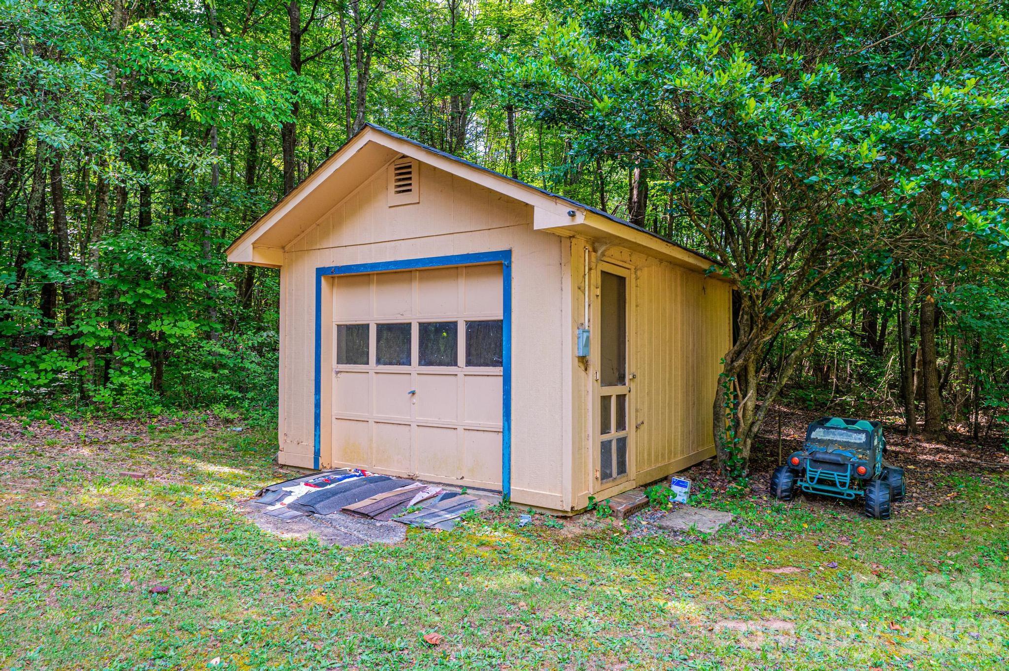 1113 Ponderosa Road