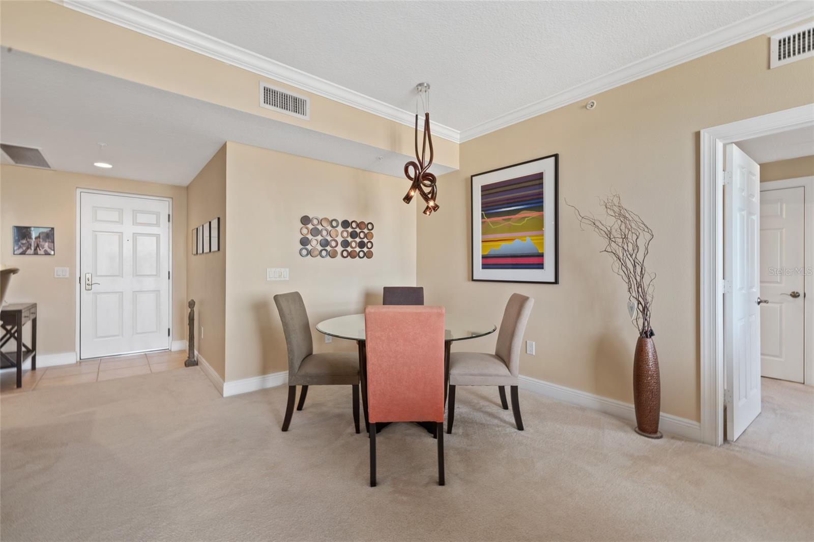 800 N Tamiami Trail 611