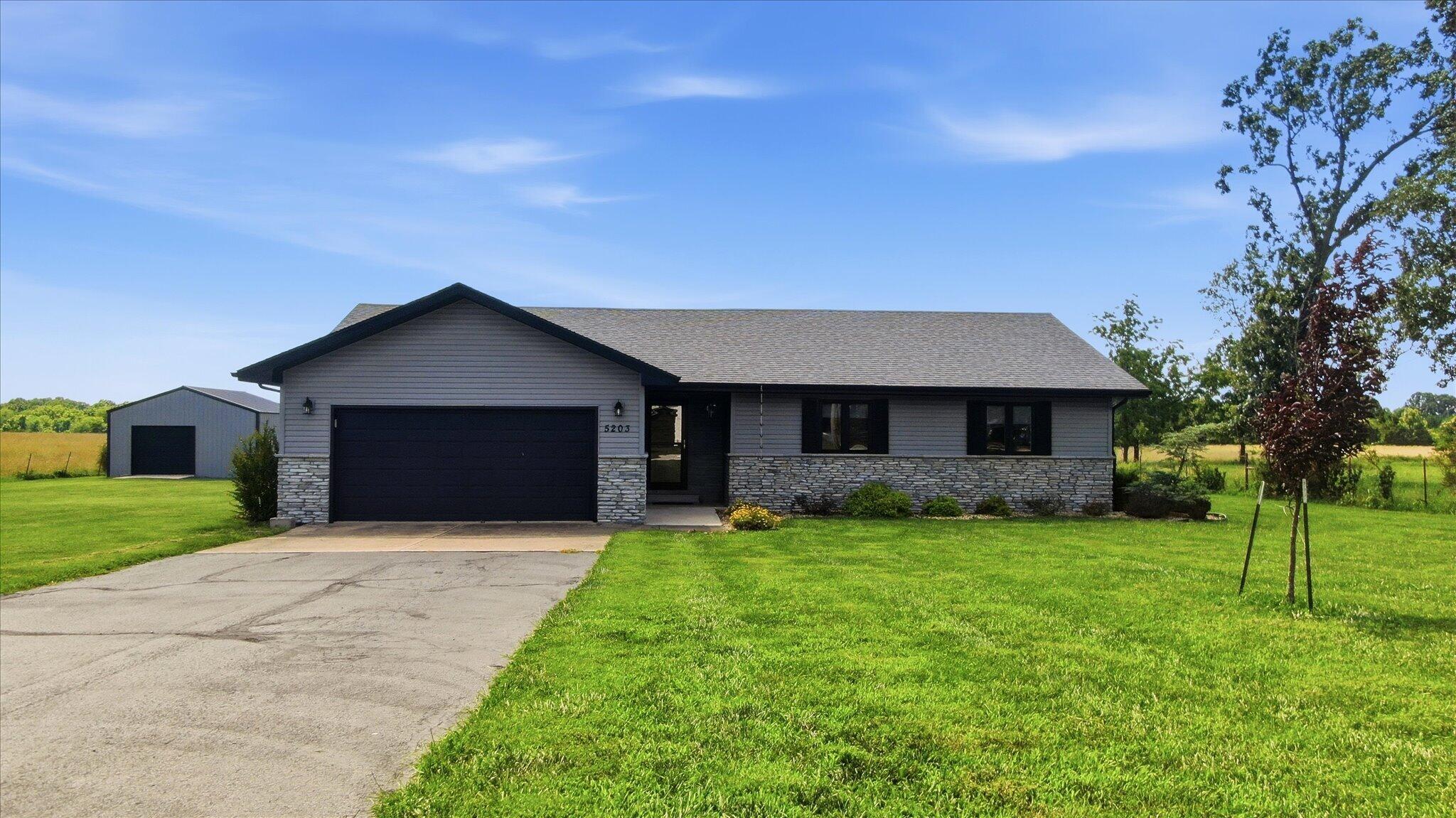 5203 S Farm Road 213