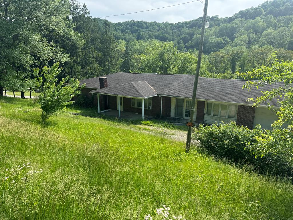 521 BIG GRAVE CREEK RD Moundsville, West Virginia 26041 135708 West Virginia Real Estate