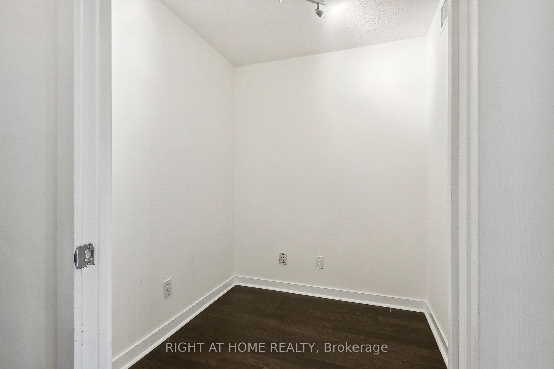 50 Lynn Williams St 1506