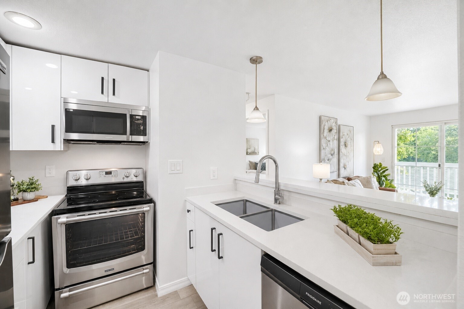 22831 S 30 Avenue S 203