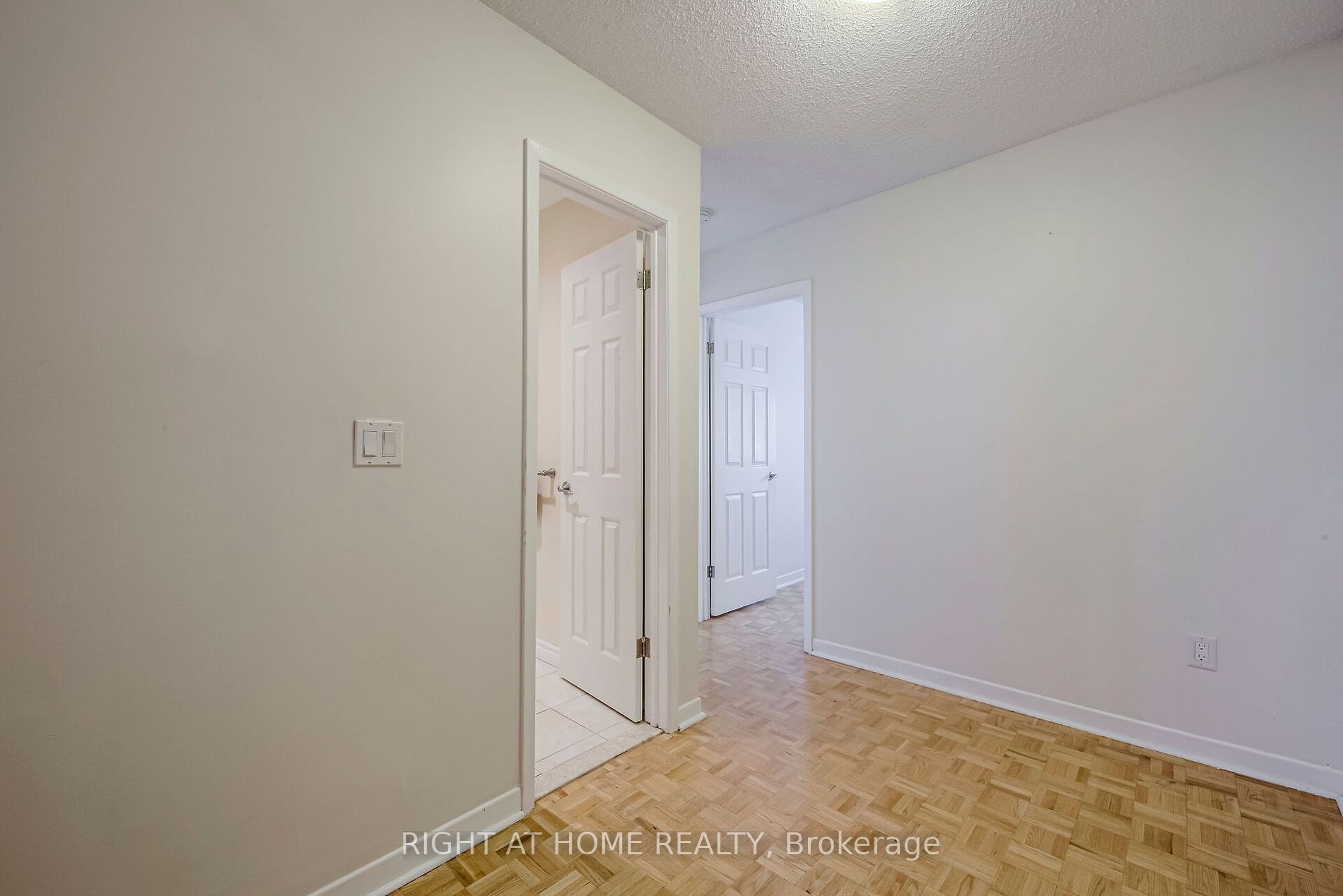 1380 Hampton St 1