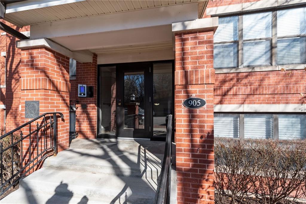 905 Washington Street 103