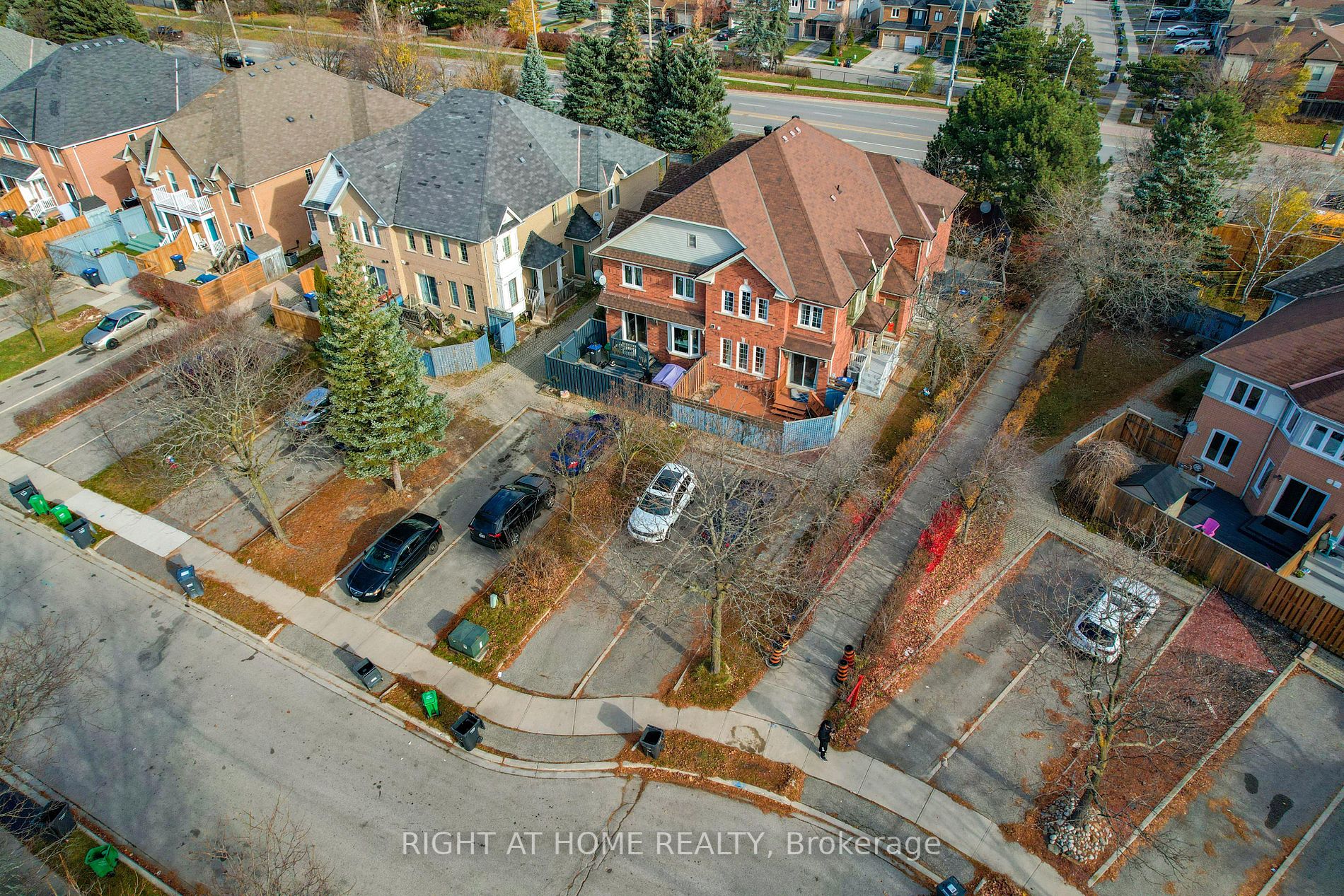 27 Quail Feather Cres