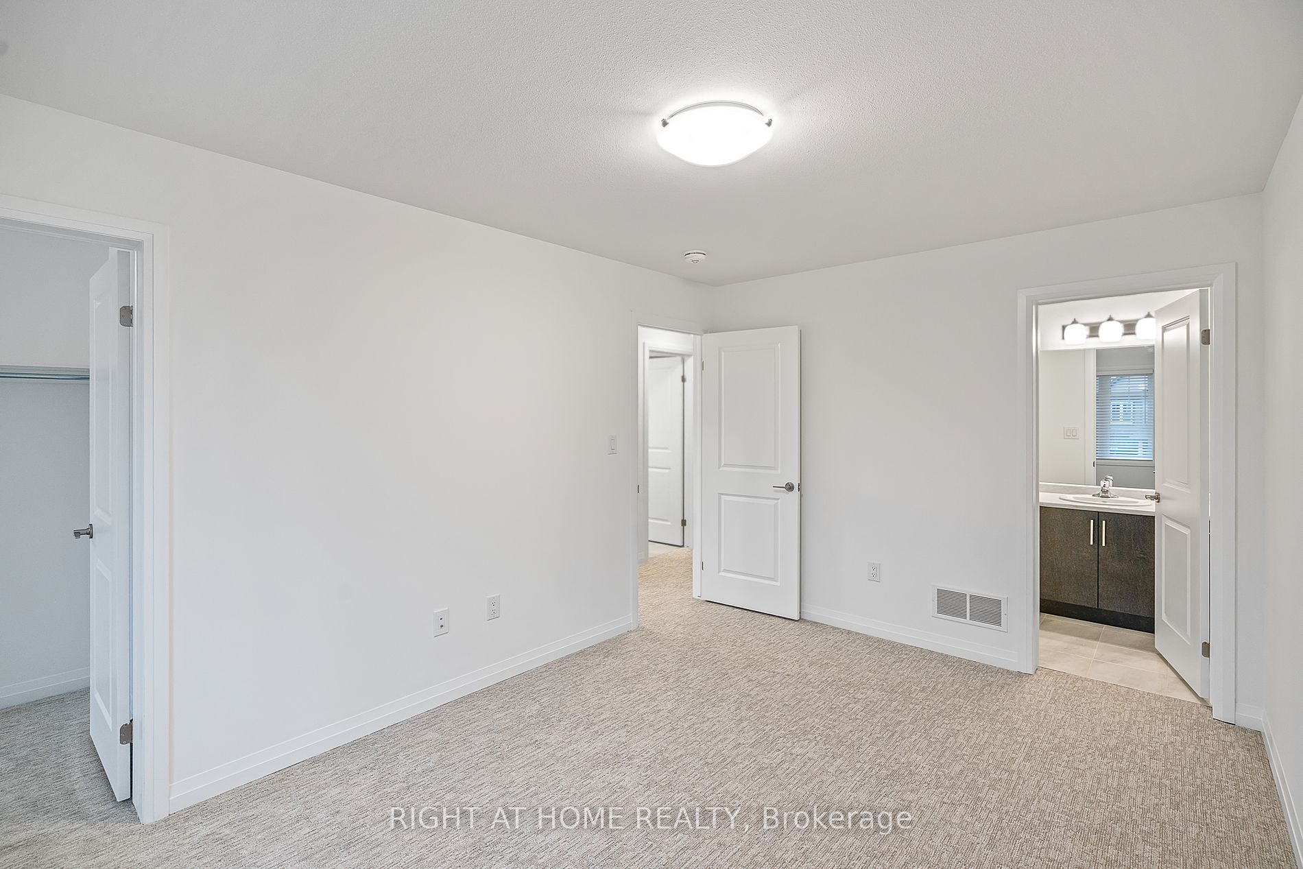 66 Alicia Cres