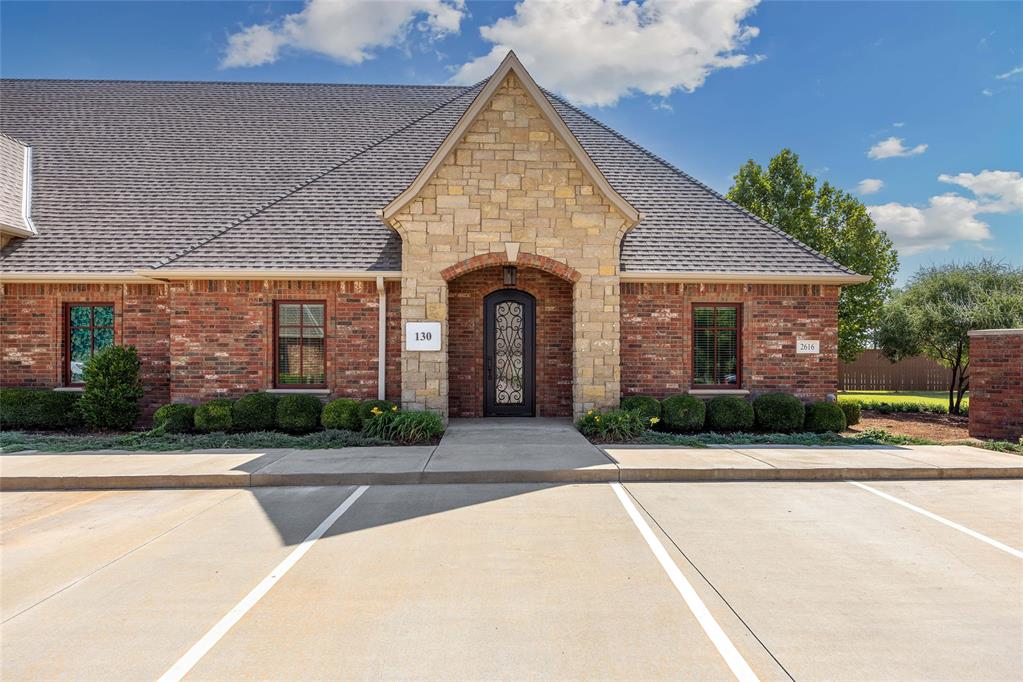 Gorgeous office space for lease. Beautiful finishes with four different offices, a conference room, a breakroom with a kitchenette, a receptionist area, and a restroom for a total of 1500 SF. Plenty of storage as well as pull up parking. This space is located in Covell Village Professional Office Park, a high-end beautiful office park located at Covell and Kelly in Edmond. Close to Uptown Grocery, Pepperoni Grill, Prime TFCU Bank, Covell Post Office, Garage Burgers, Hunny Bunny Biscuit Company, Liv Medical Spa, Mitch Park. NNN Lease.  $1350 Quarterly CAM Charge.  You couldn't dream up a better location!
