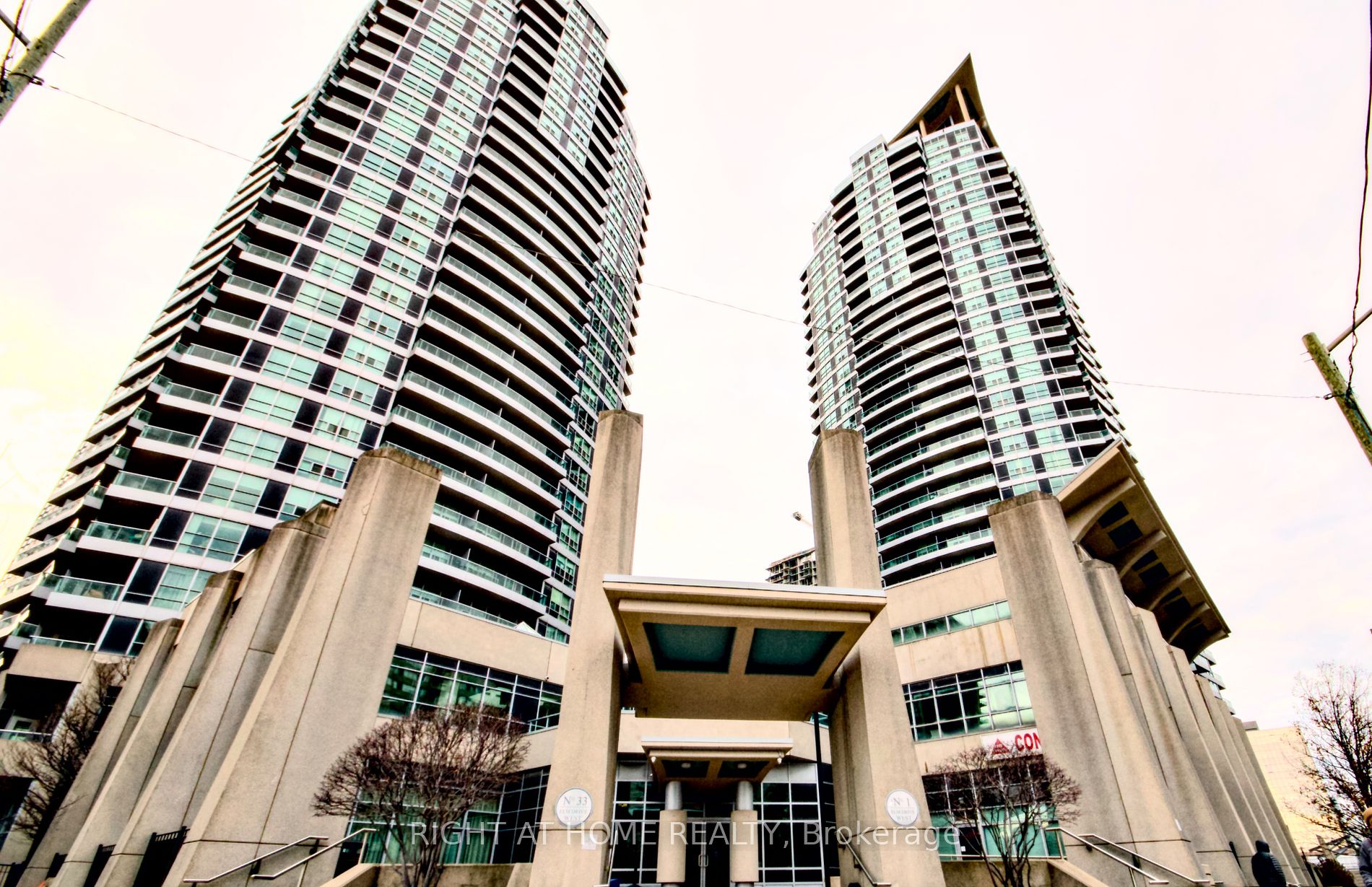 1 W Elm Dr 2611