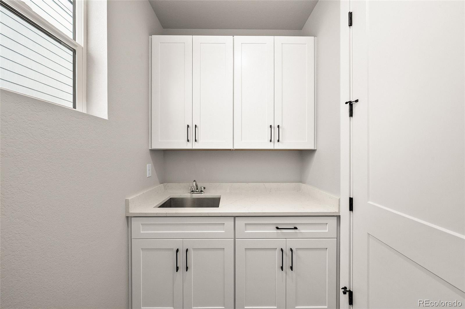 8632 Whiteclover Street