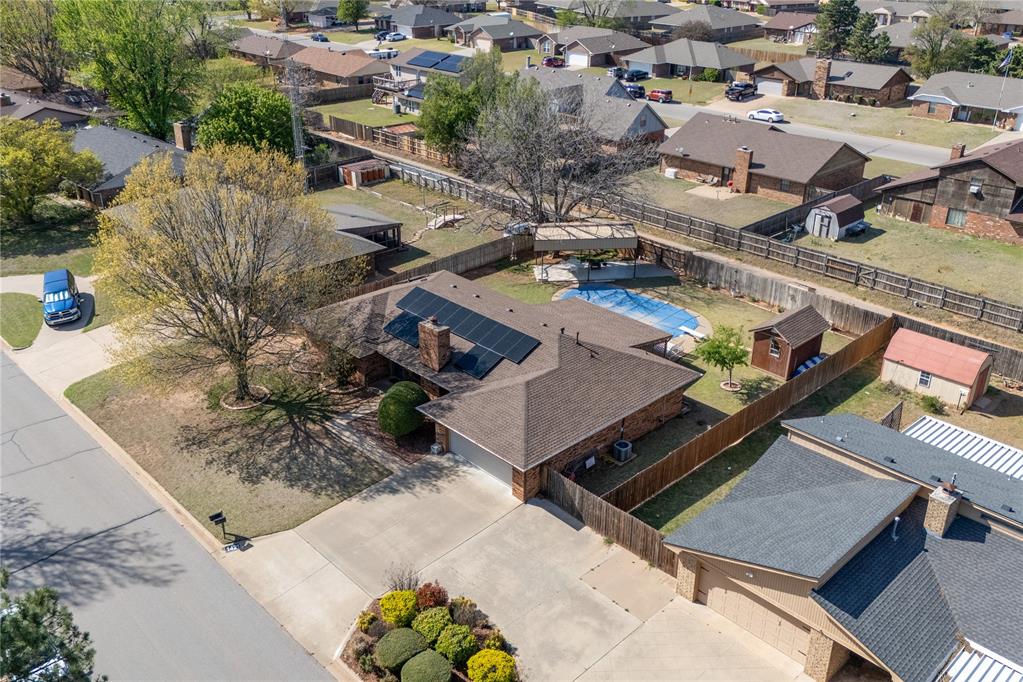 1421 E Quail