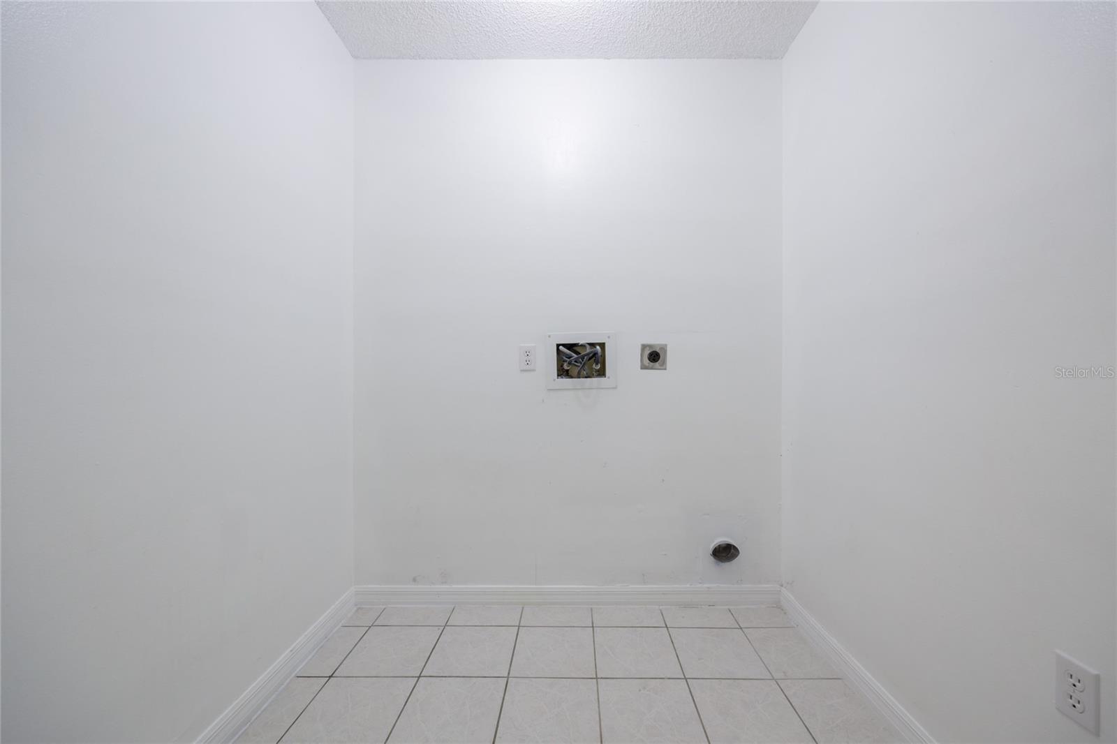 3207 E Withlacoochee Trail