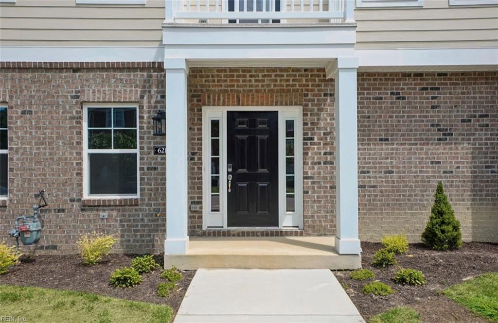 621 Commonwealth Drive