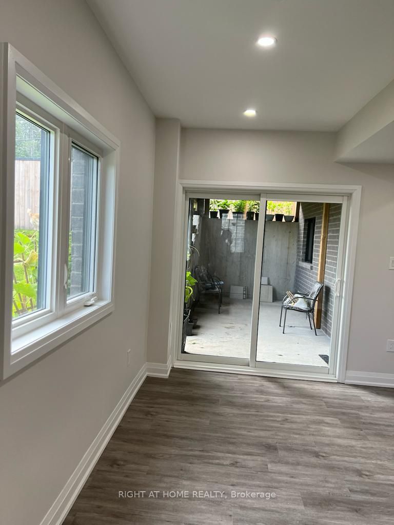 135 Franklin Tr Lower