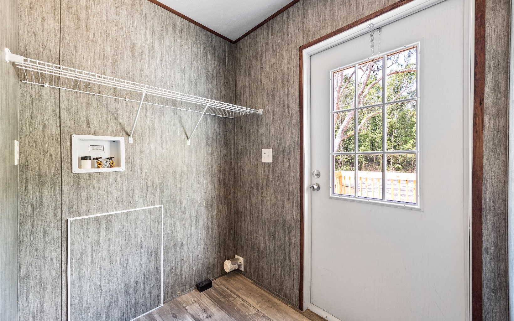 310 NE Weeping Willow Ln