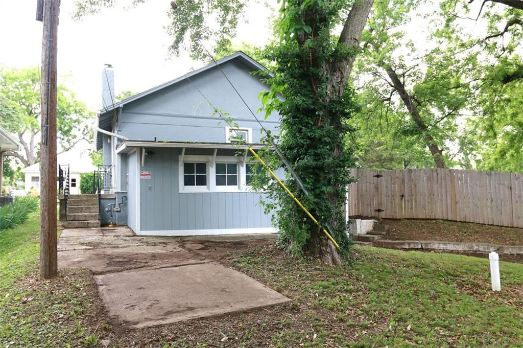 816 S Huttig Avenue