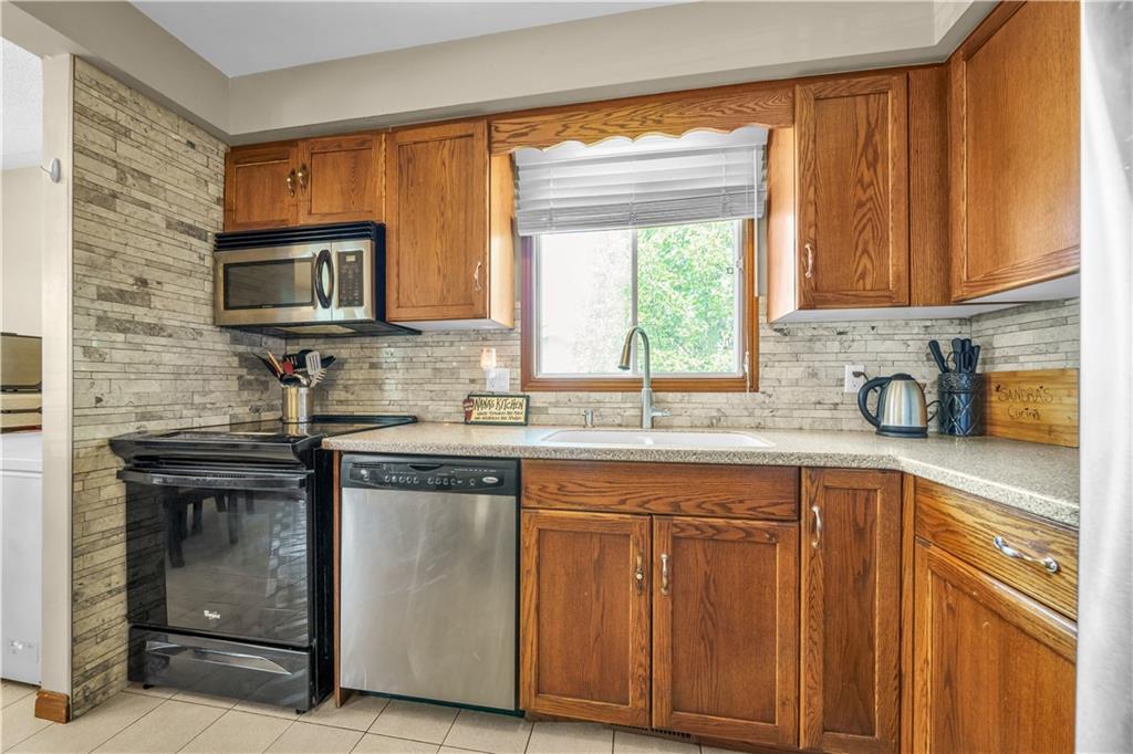 3929 Vineyard Crescent