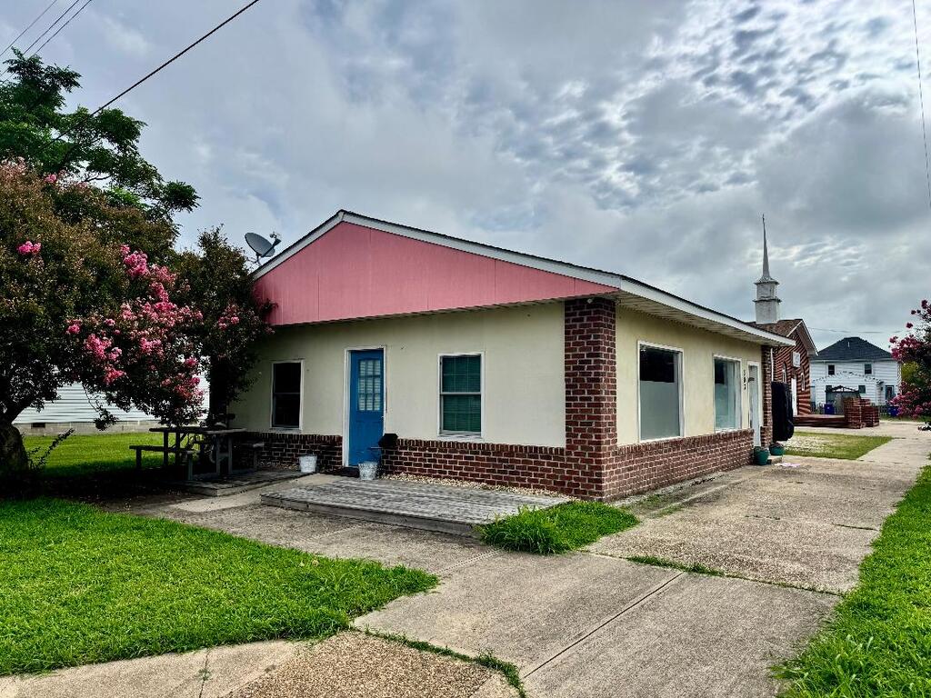 309 Jefferson Ave