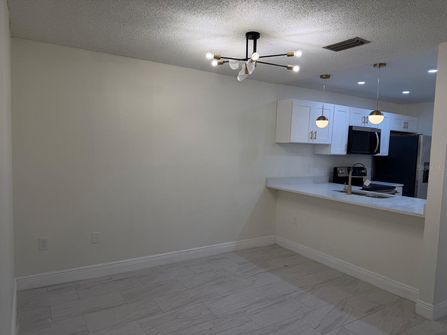 2711 Willow Run