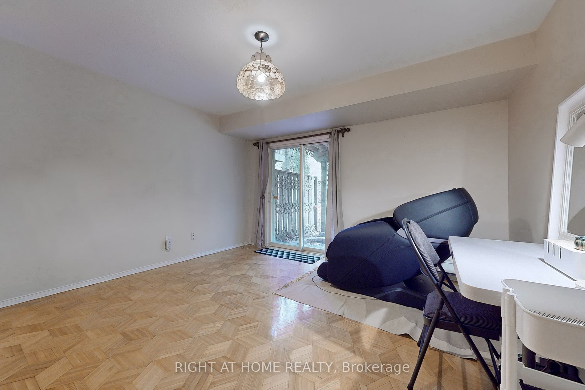 2370 W Britannia Rd 7