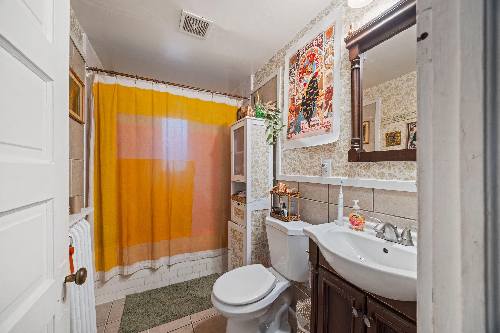 210 Warwick Street SE