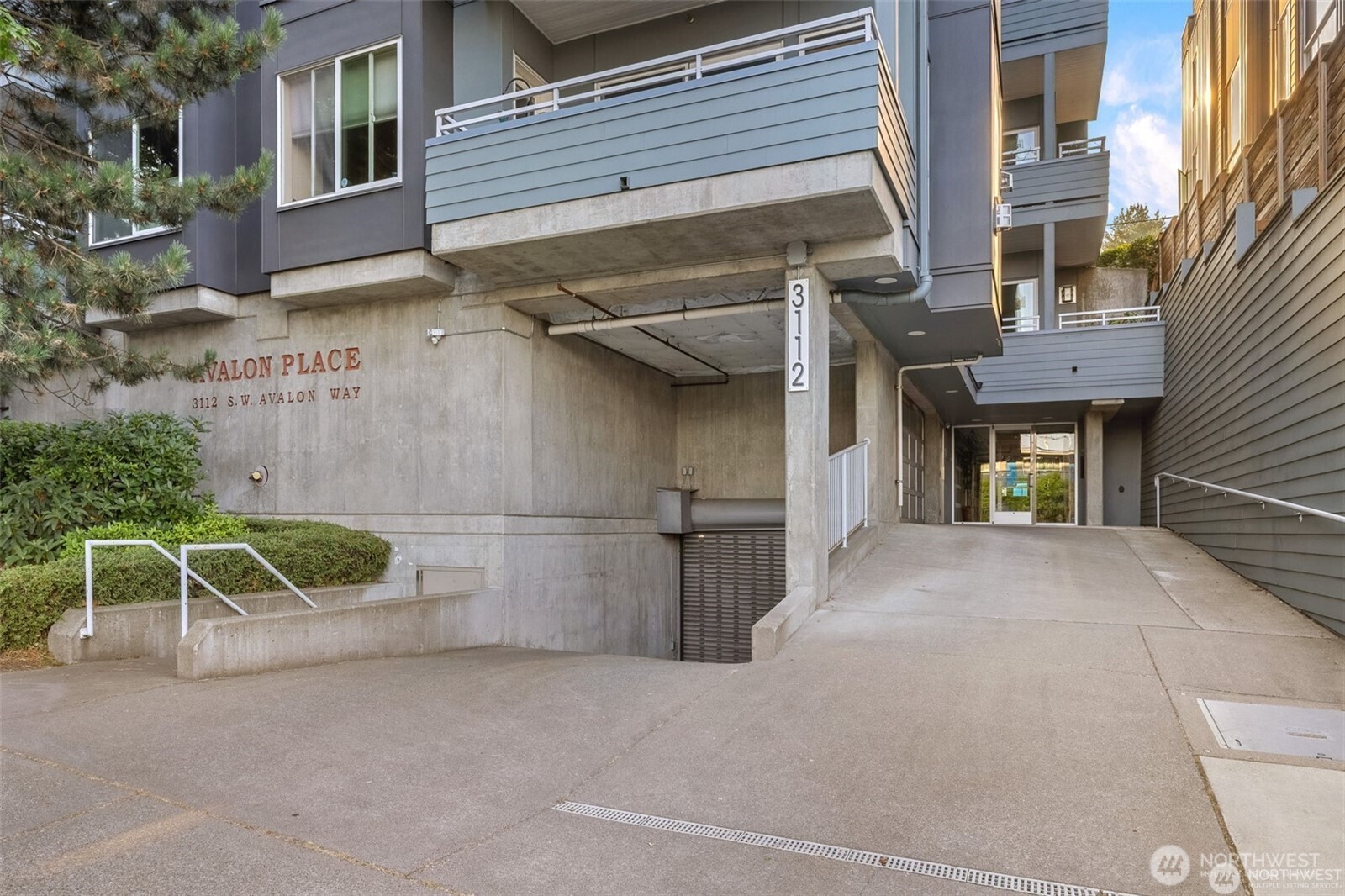 3112 SW Avalon Way 501
