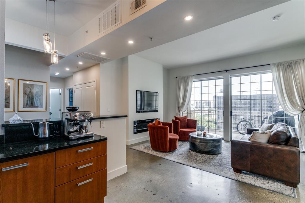 3225 Turtle Creek Boulevard 1129