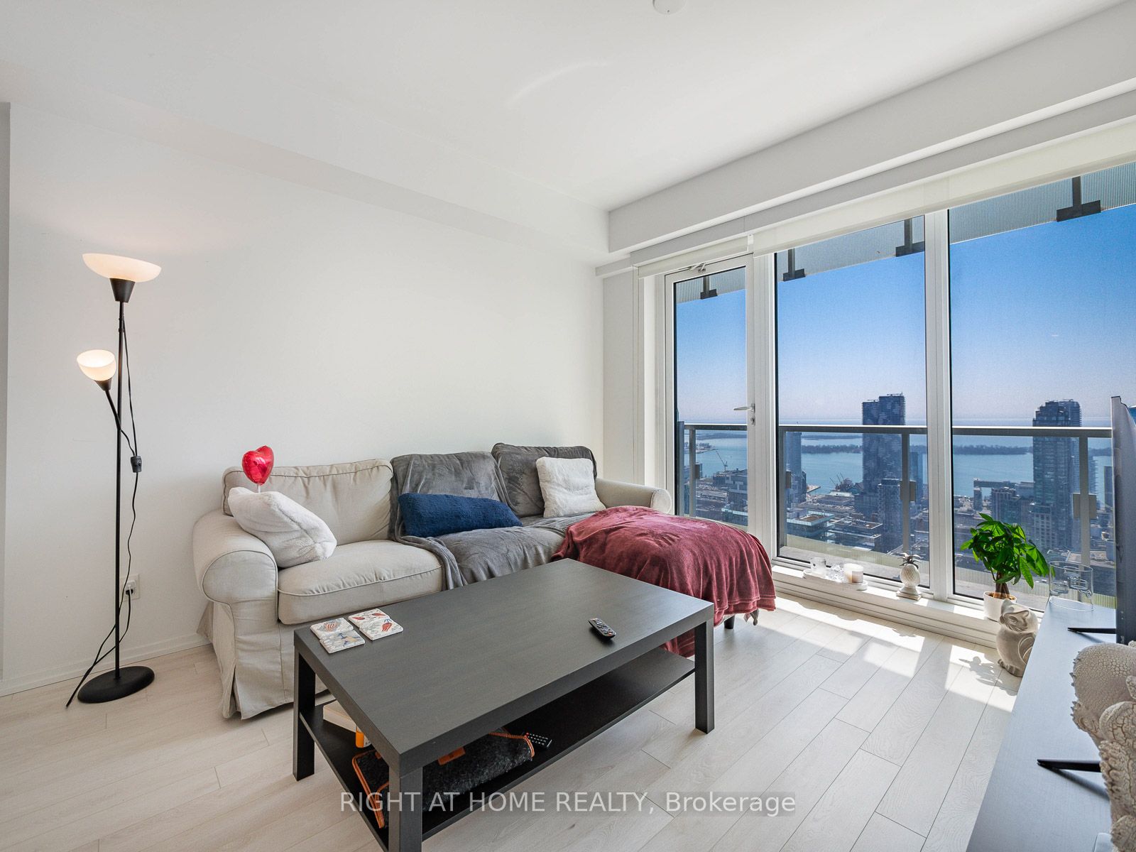 197 Yonge St 5607