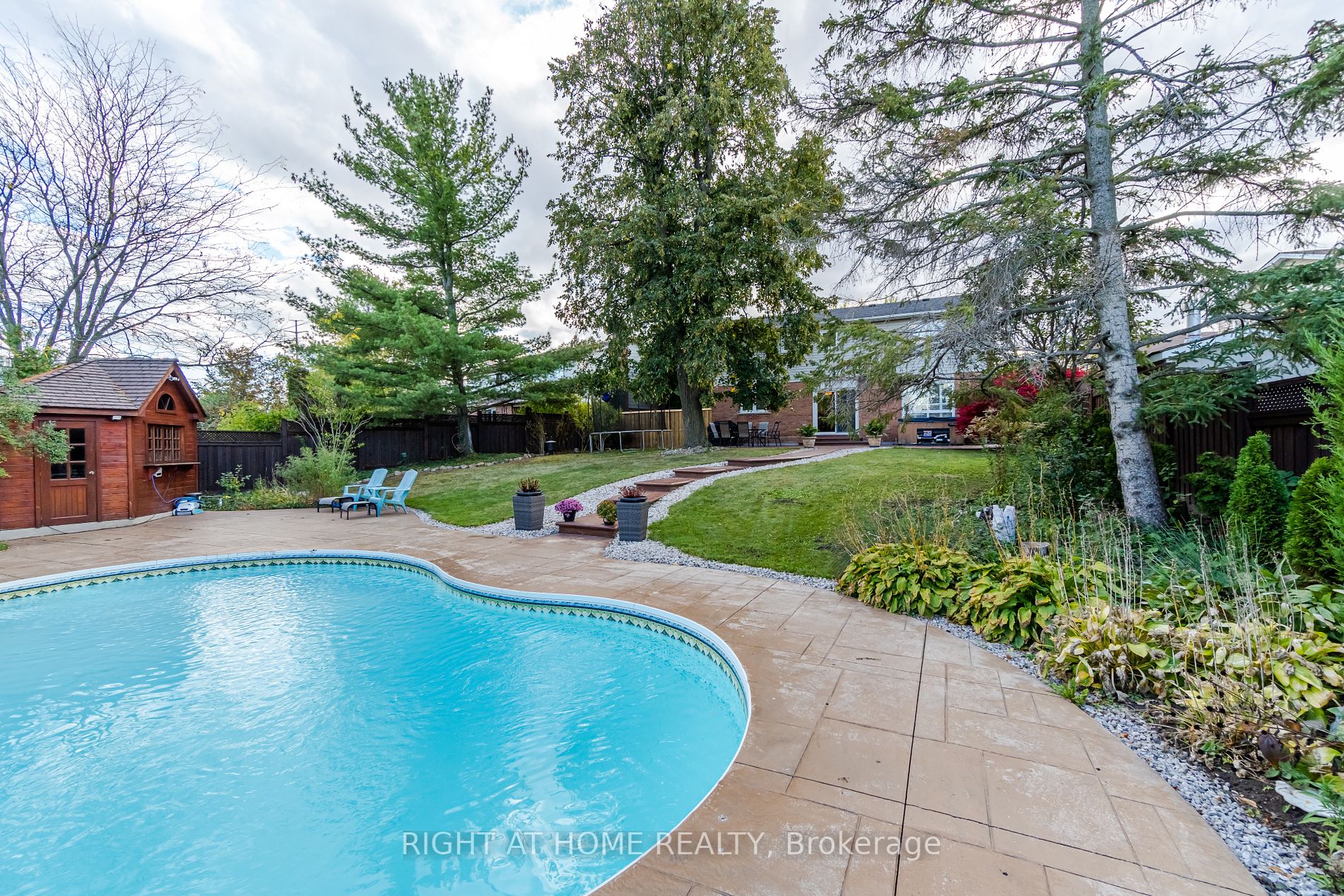 888 Kowal Dr