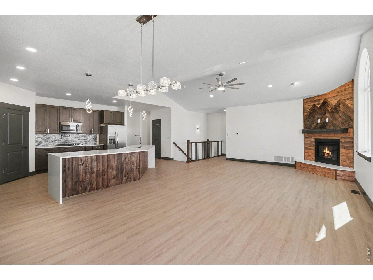 16505 Fairbanks Ct N