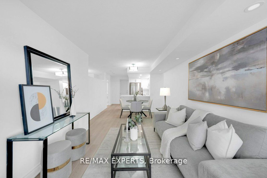65 E Liberty St 818