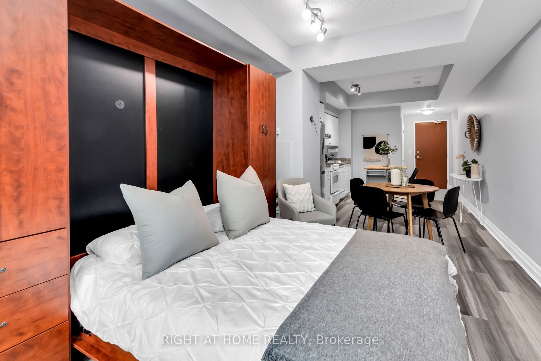 219 Fort York Blvd 721