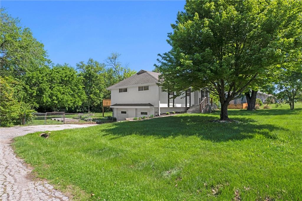 22420 W 73rd Terrace