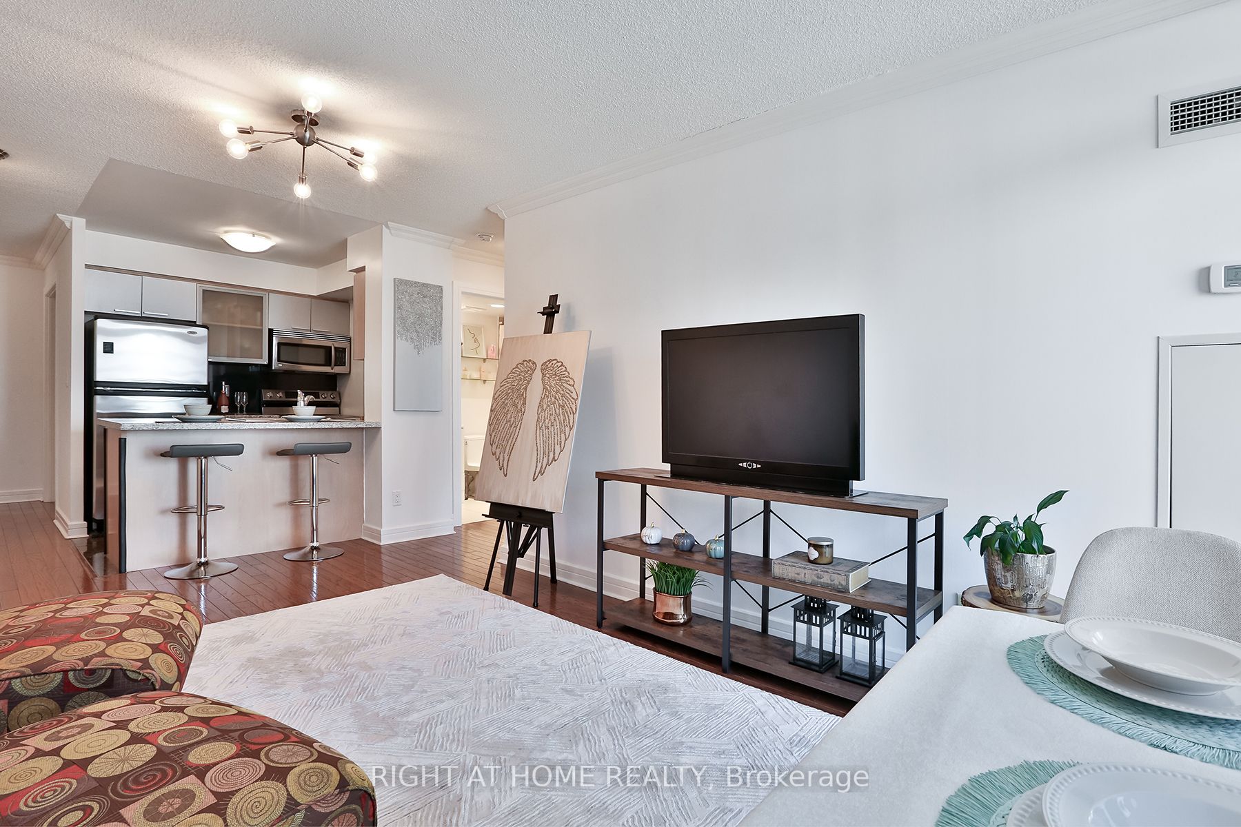 16 Harrison Garden Blvd 1112