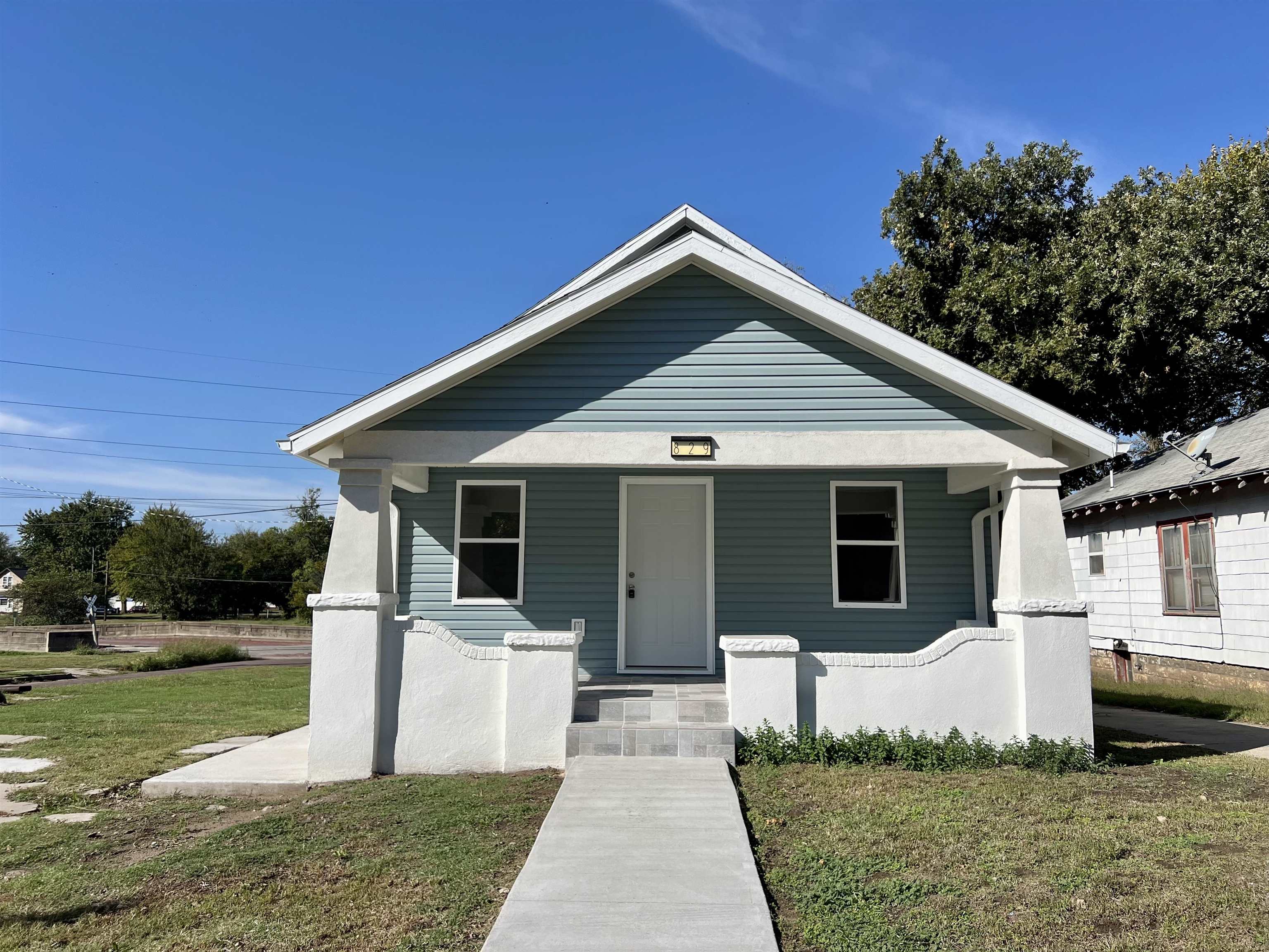 829 S Summit