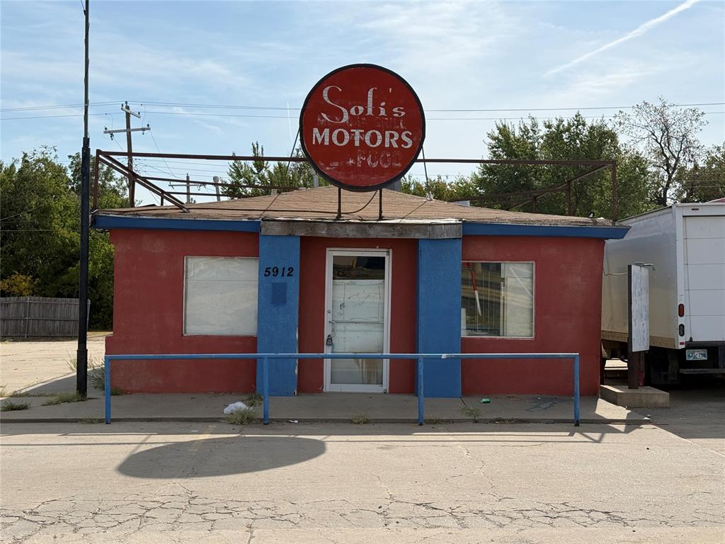 Great opportunity in HIGH traffic area!
