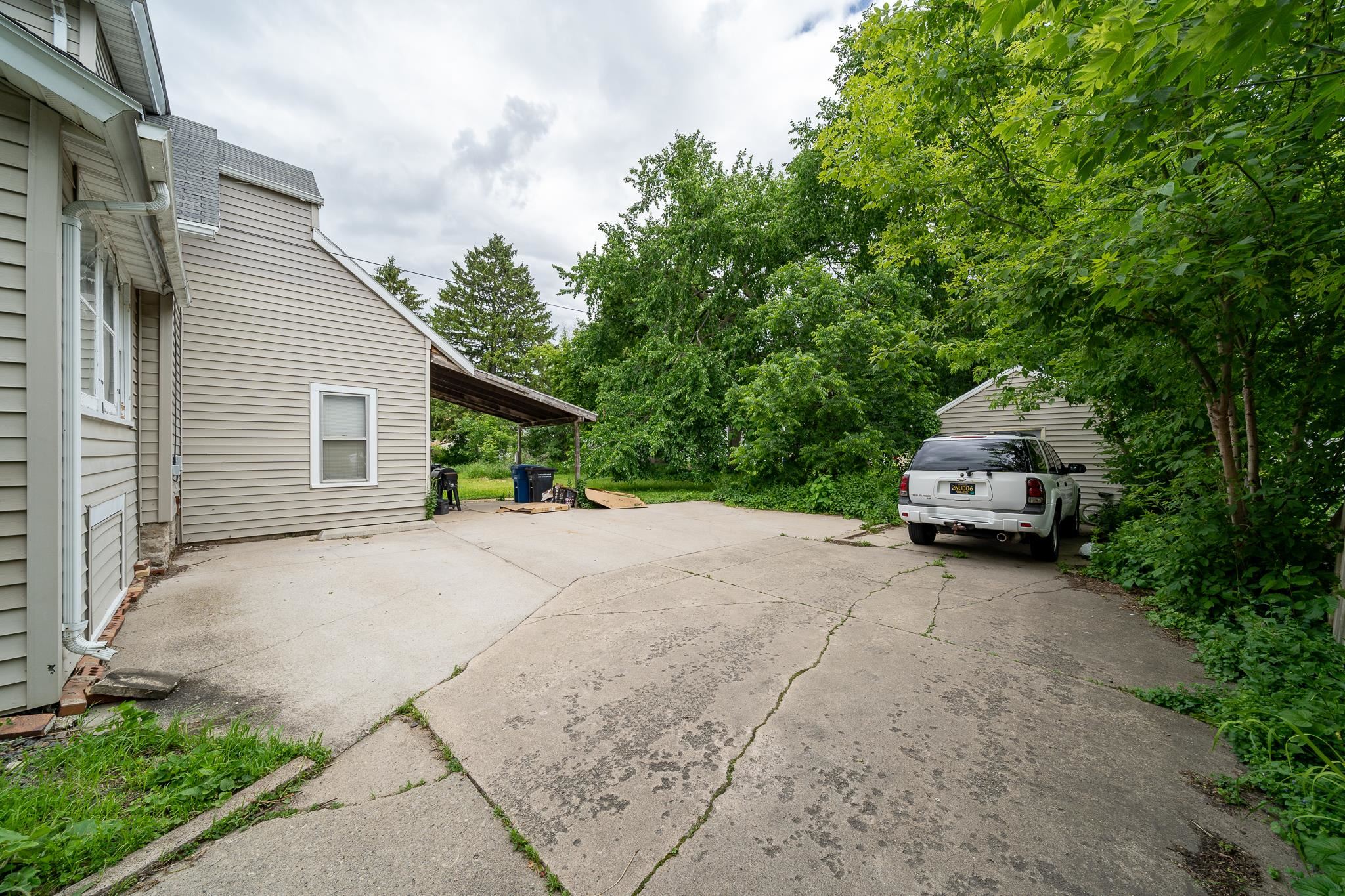 1414 N MAIN Street