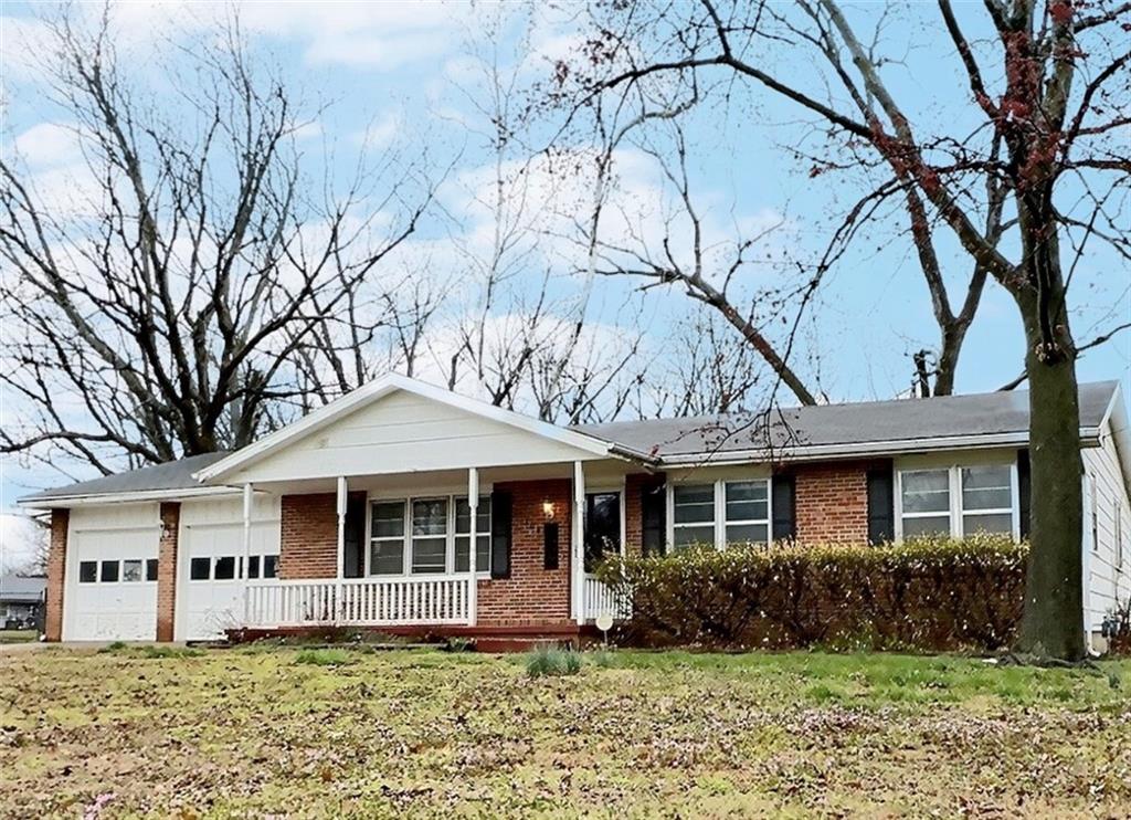 Nevada Real Estate 104 W Highland Street MO 64772 165,000