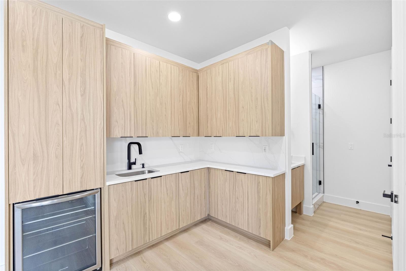 101 W Warren Avenue 2