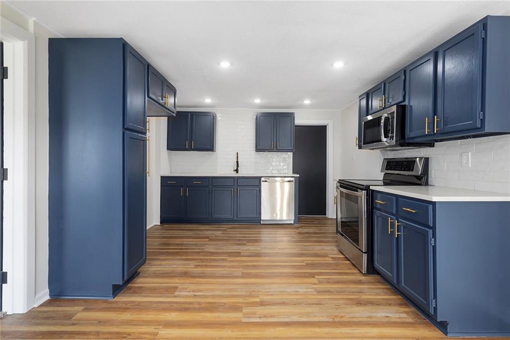 3705 N Walrond Avenue