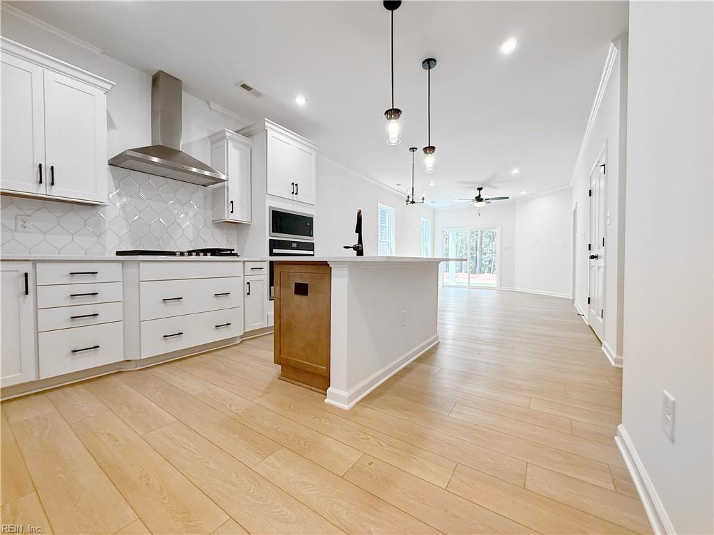 1527 Waltham Lane