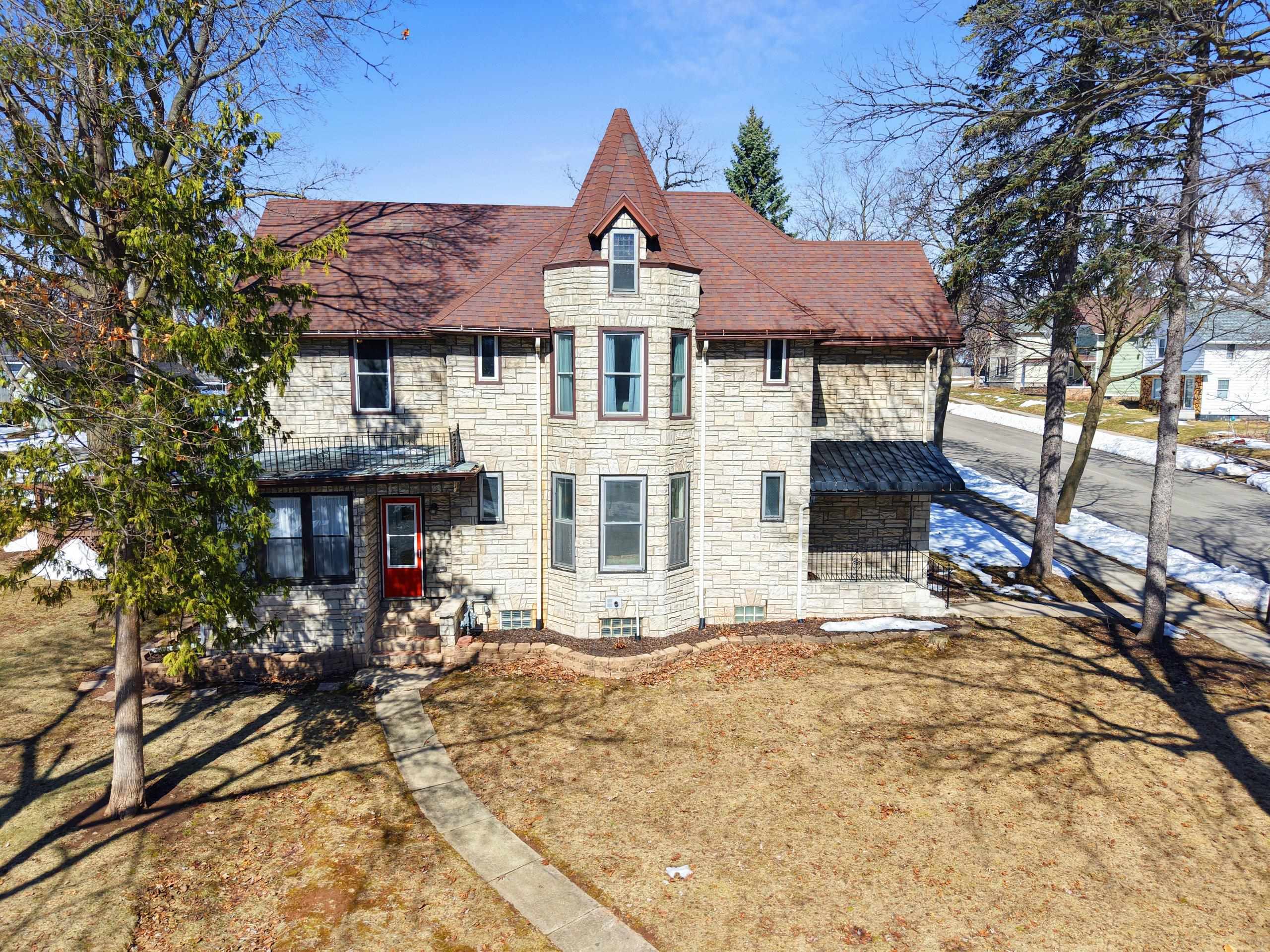 205 W 5th Street