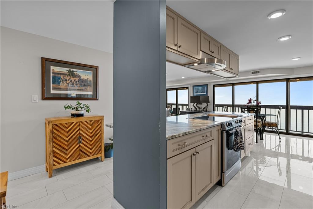 2830 Shore Drive 1103