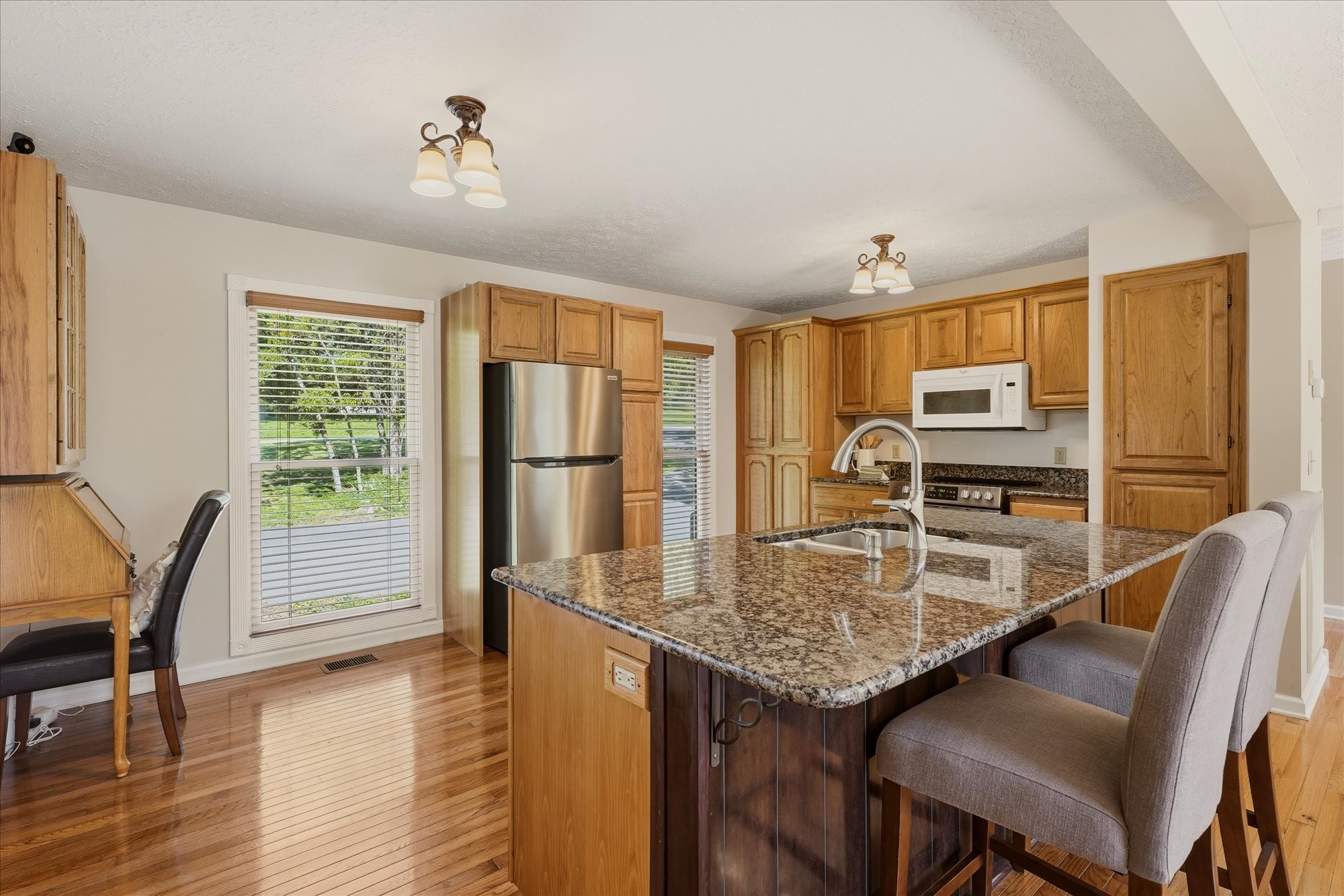 812 Fonnic Dr