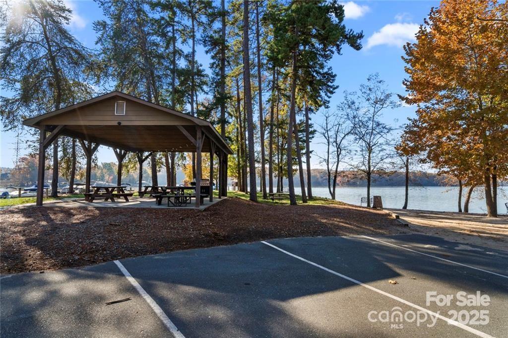 1029 Glade Spring Court