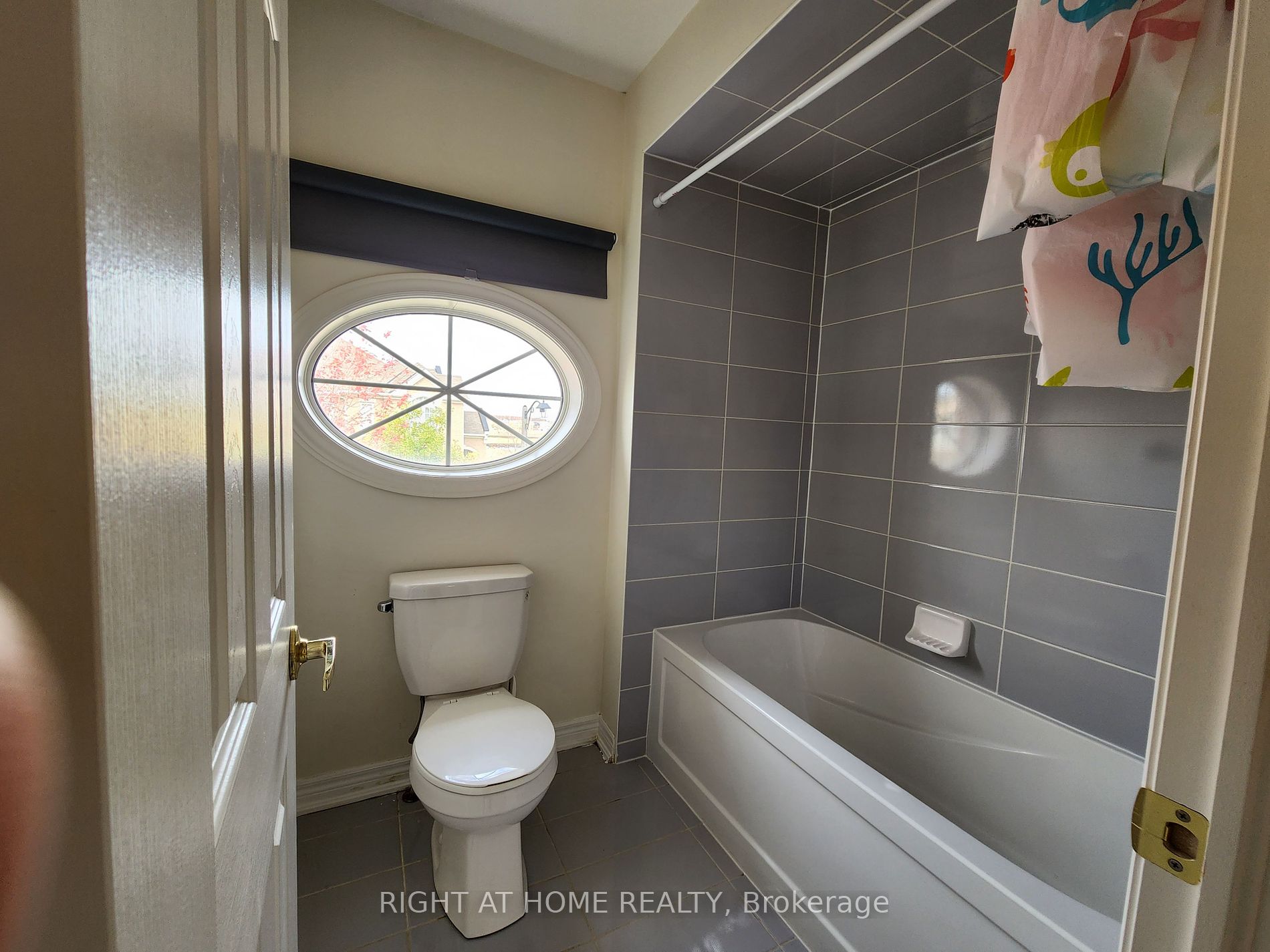 3185 Larry Cres