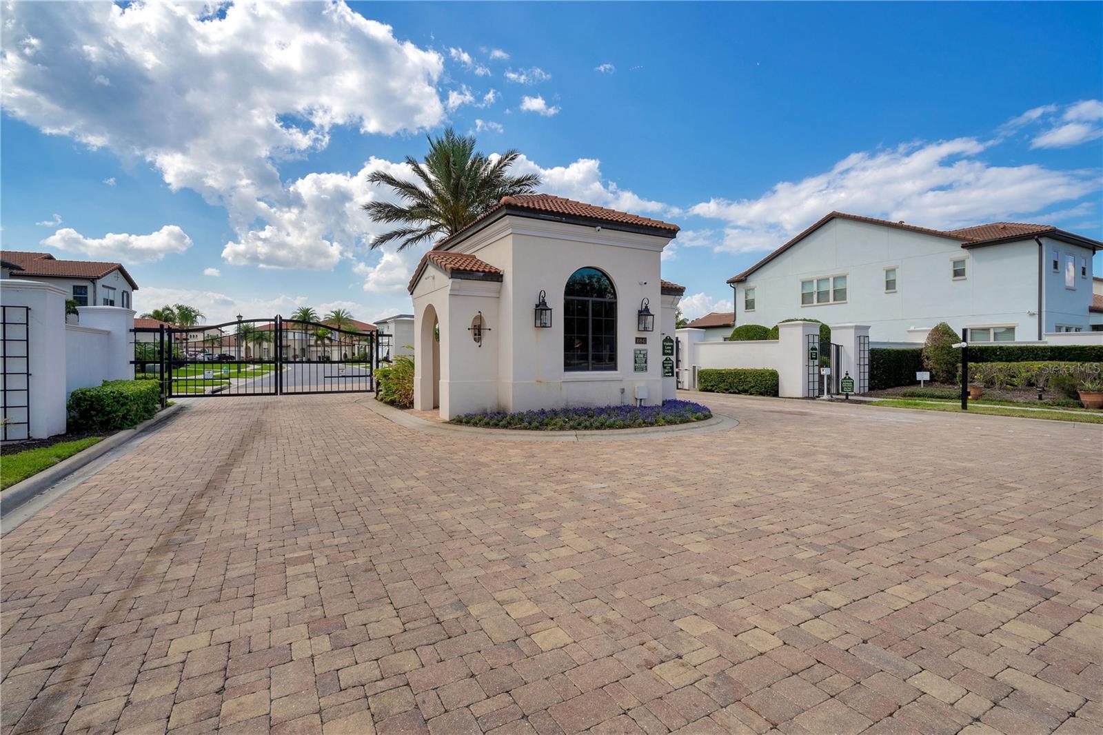 10654 Royal Cypress Way