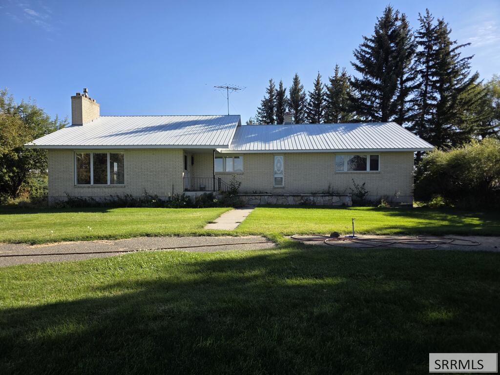3726 E 1300 N