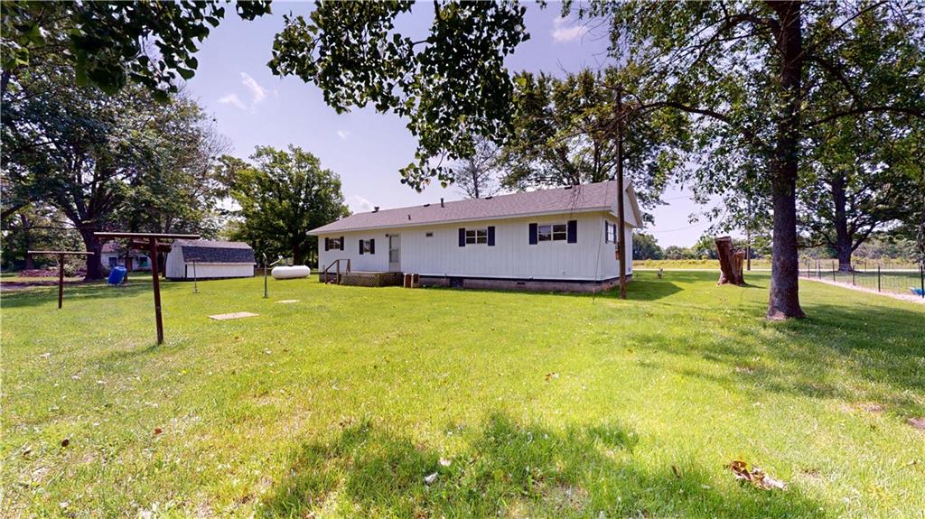 16813 E M Highway